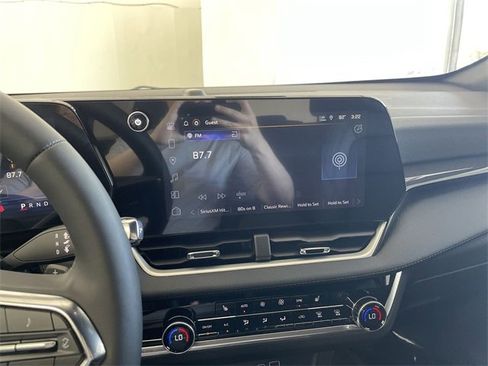 New 2026 Chevrolet Equinox LT w/ Convenience Package II image 26