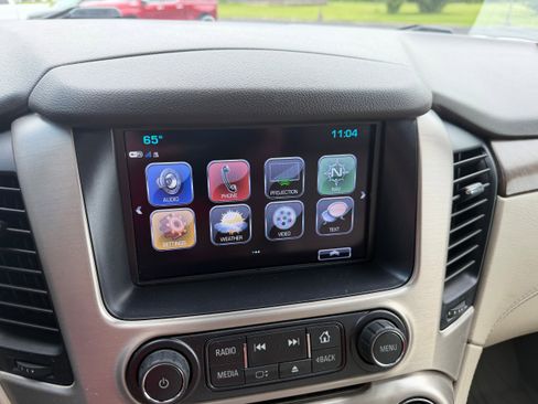 Used 2019 GMC Yukon XL Denali w/ Denali Ultimate Package AWD/4WD image 18