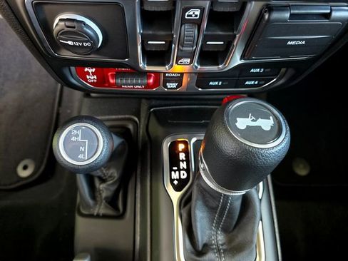 New 2025 Jeep Wrangler Unlimited Rubicon w/ Steel Bumper Group image 15