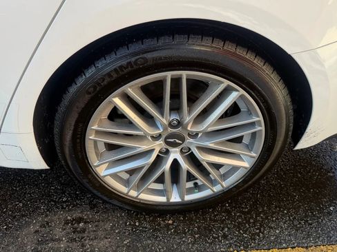 Used 2020 Genesis G70 2.0T w/ Elite Package image 9