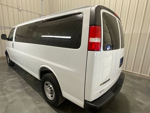 Used 2025 Chevrolet Express 3500 LS RWD image 18