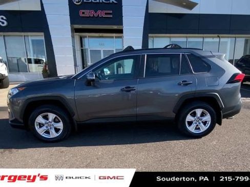 Used 2021 Toyota RAV4 XLE image 6