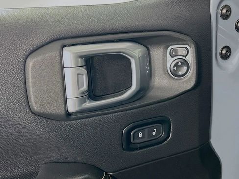 Used 2024 Jeep Wrangler Sahara image 18