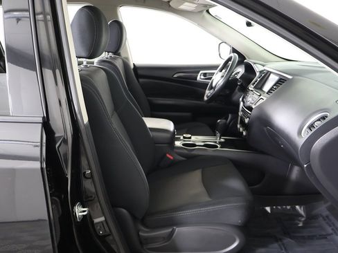 Used 2019 Nissan Pathfinder SV image 28