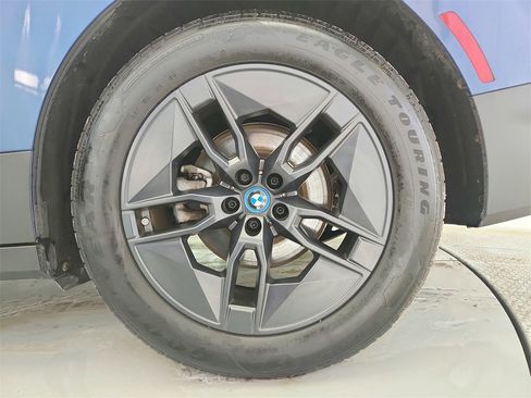 Used 2024 BMW iX xDrive50 image 43