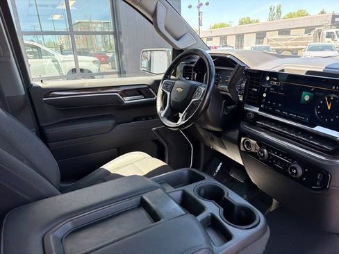 Used 2022 Chevrolet Silverado 1500 LT w/ Protection Package AWD/4WD image 11