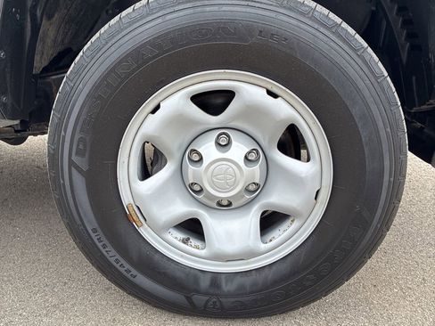 Used 2023 Toyota Tacoma SR image 23