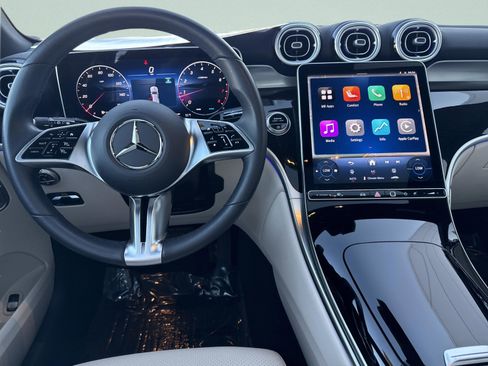 Certified 2025 Mercedes-Benz GLC 300 image 33
