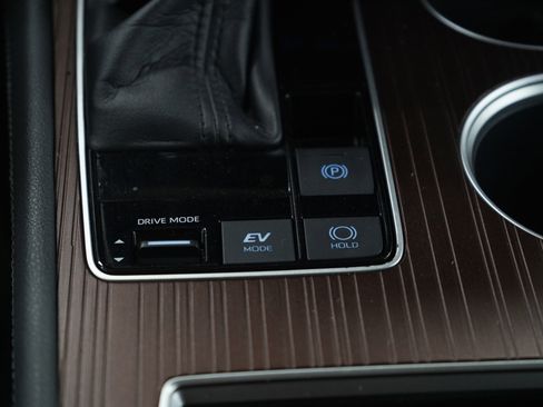 Used 2021 Toyota Sienna XLE image 21