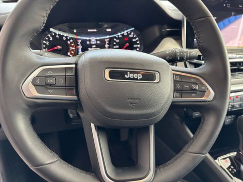 Used 2025 Jeep Compass Limited AWD/4WD image 29