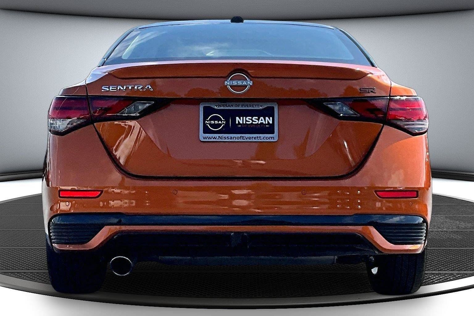 Used 2025 Nissan Sentra SR w/ SR Premium Package FWD image 6