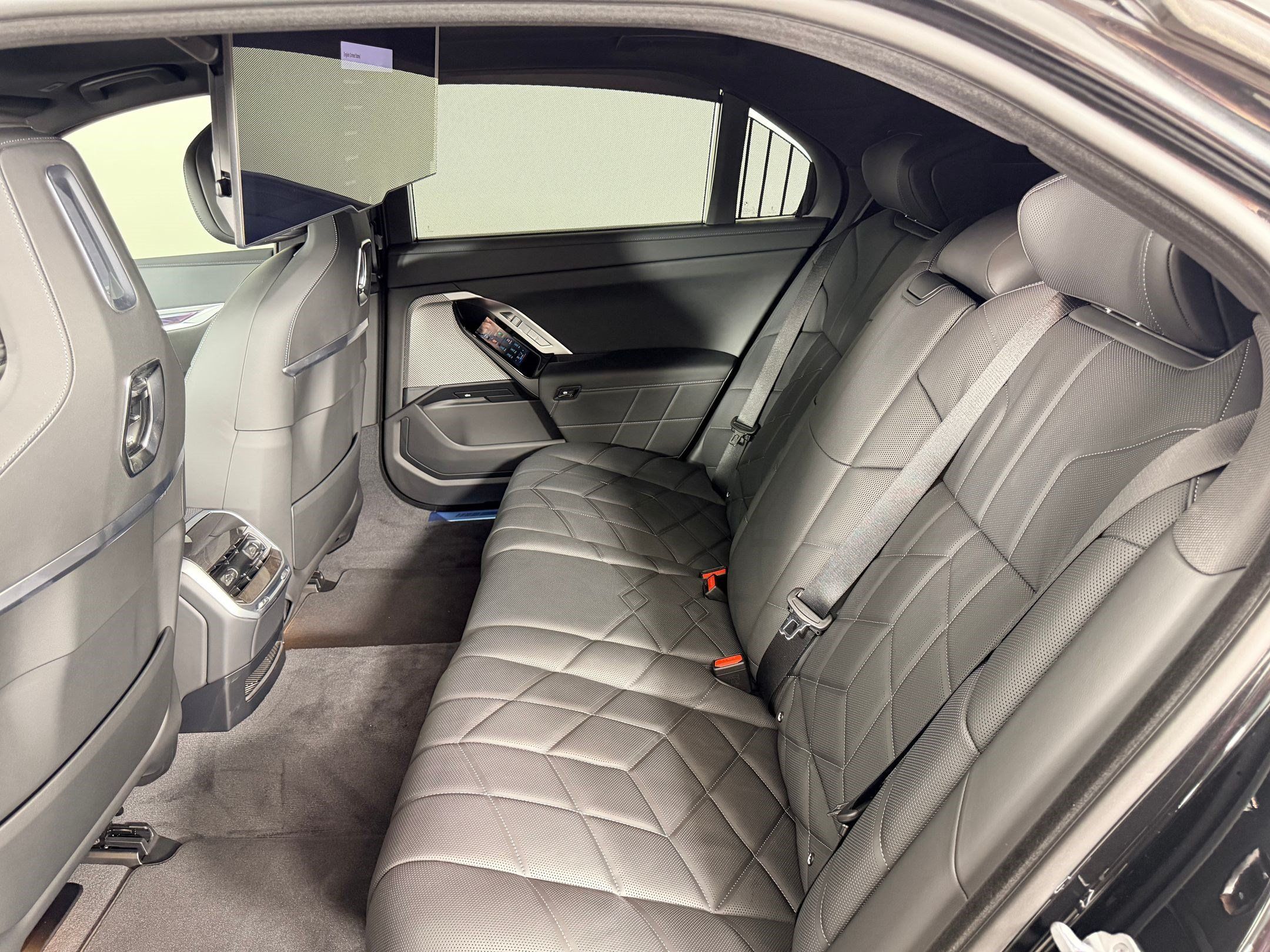 Used 2026 BMW i7 xDrive60 AWD/4WD image 12