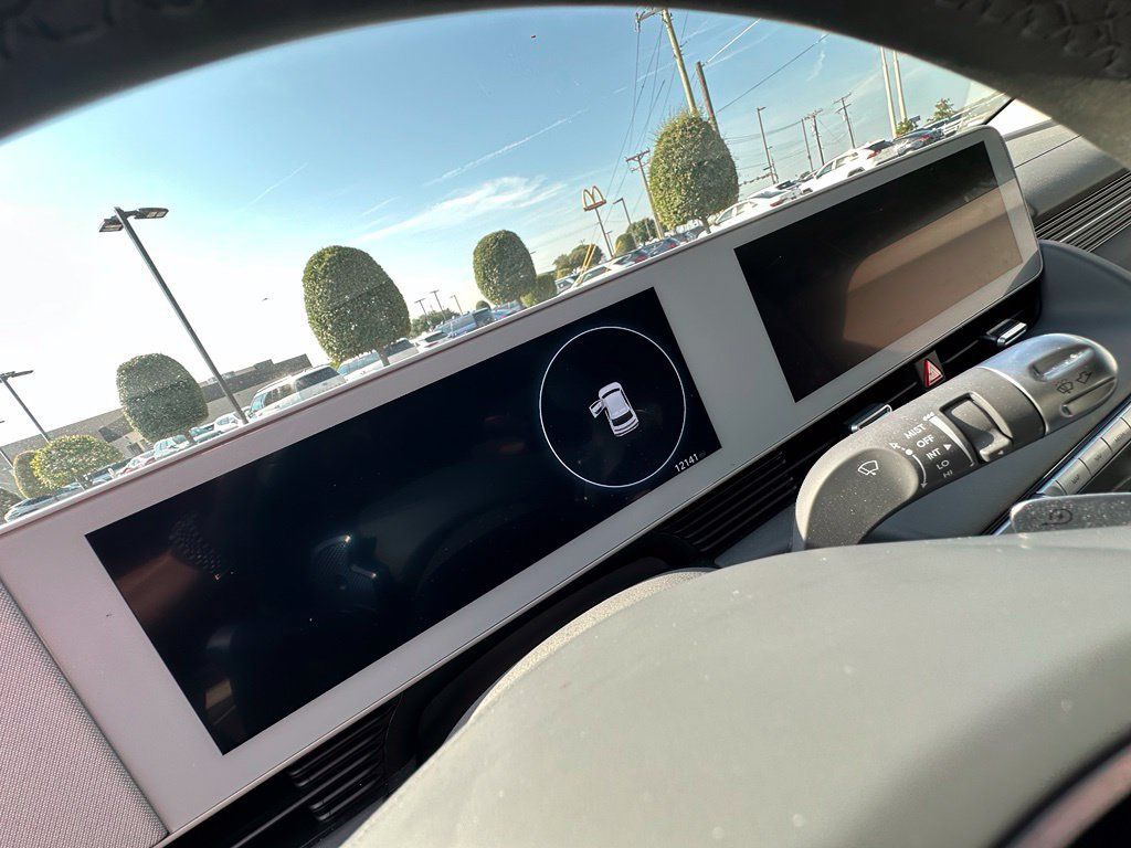 Certified 2024 Hyundai Ioniq 5 SE RWD image 9