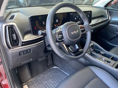 Used 2025 Kia Sorento EX image 10