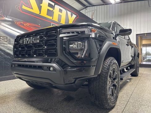 Used 2025 GMC Canyon Elevation w/ Convenience Package image 2