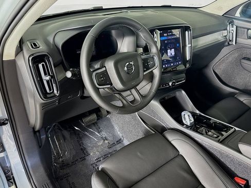 New 2026 Volvo XC40 B5 Plus w/ Protection Package Premier image 9