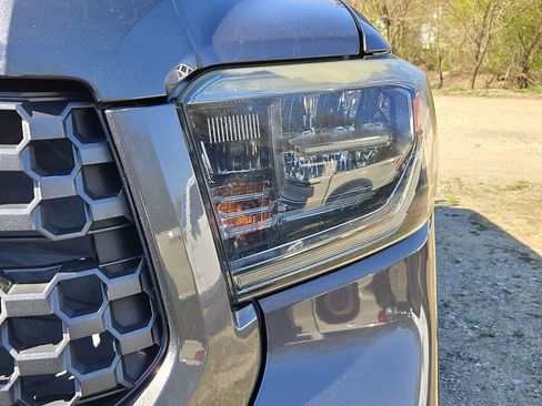 Used 2018 Toyota Tundra SR5 w/ TRD Off Road Package image 8