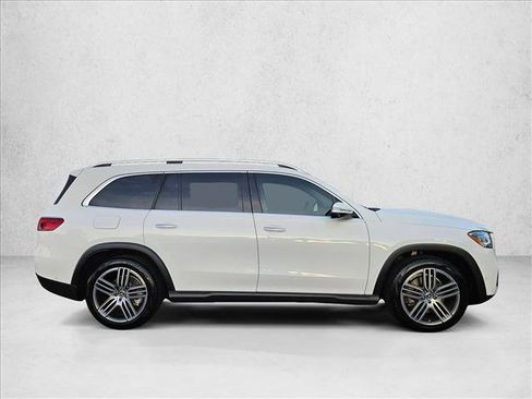 Used 2026 Mercedes-Benz GLS 450 4MATIC image 4