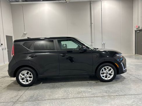 Used 2024 Kia Soul LX w/ Option Group 015 image 5