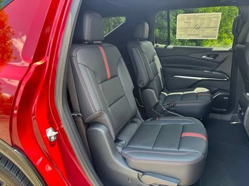 New 2026 Chevrolet Traverse RS w/ LPO, Floor Liner Package AWD/4WD image 31