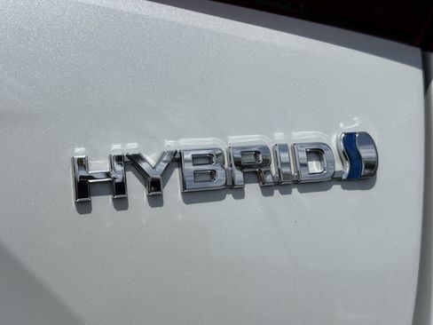 Certified 2022 Toyota Prius LE FWD image 11