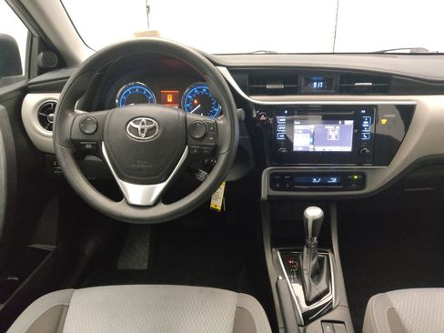 Used 2017 Toyota Corolla LE image 22