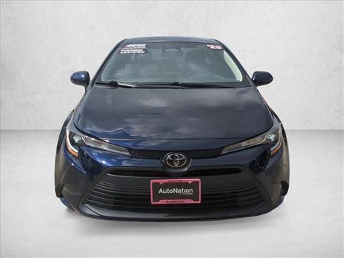 Used 2025 Toyota Corolla LE FWD image 2