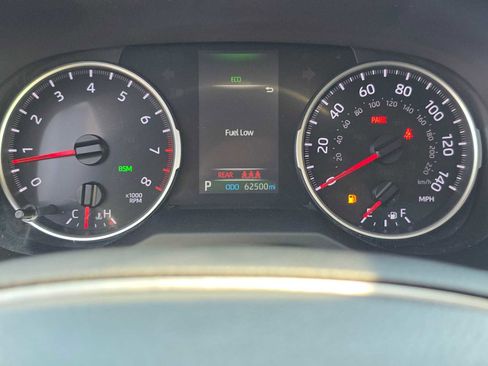 Used 2022 Toyota RAV4 XLE Premium image 49