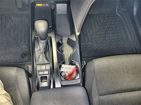 Used 2025 Toyota Camry LE image 20