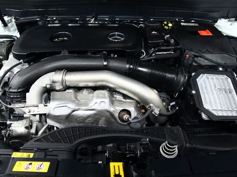 Certified 2025 Mercedes-Benz GLB 250 4MATIC image 29