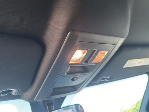 Used 2022 RAM 1500 Warlock AWD/4WD image 18