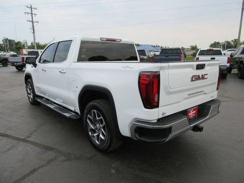 Certified 2022 GMC Sierra 1500 SLT w/ SLT Premium Package AWD/4WD image 8