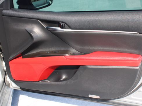 Used 2022 Toyota Camry XSE FWD image 18