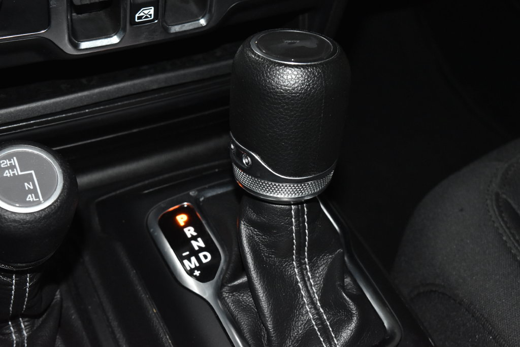 Used 2023 Jeep Wrangler Unlimited Sahara AWD/4WD image 17