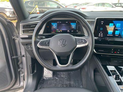 Used 2025 Volkswagen Atlas Cross Sport SE image 30