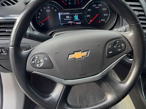 Used 2015 Chevrolet Impala LT FWD image 10