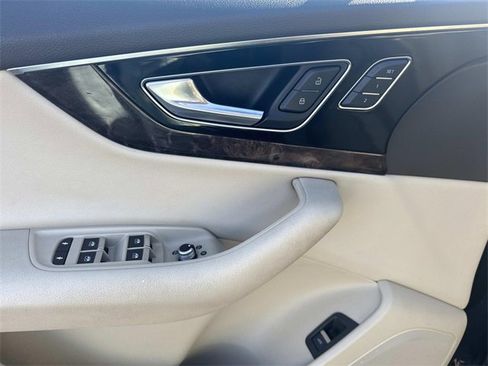 Used 2017 Audi Q7 3.0T Premium Plus w/ Premium Plus Package image 26