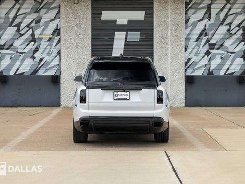 Used 2022 Rolls-Royce Cullinan w/ Technology Package AWD/4WD image 13