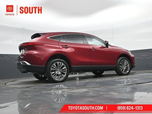 Used 2023 Toyota Venza XLE AWD/4WD image 38