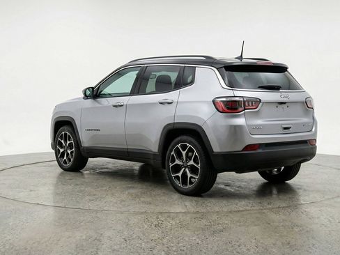 Used 2025 Jeep Compass Limited image 6