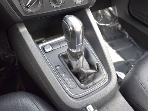 Used 2017 Volkswagen Jetta SE image 27