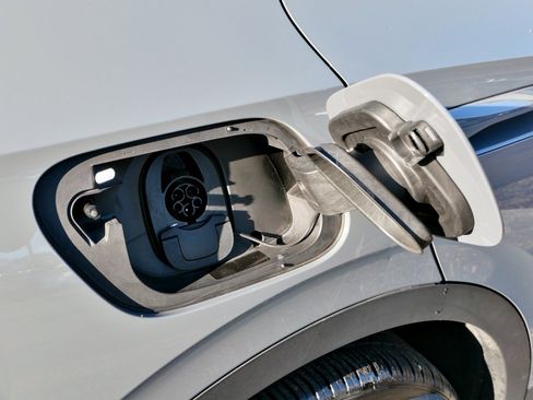 Used 2024 Volkswagen ID.4 Pro S image 5