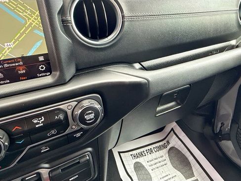 Used 2023 Jeep Wrangler Unlimited Sahara image 24