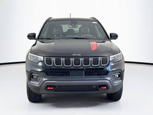 Used 2023 Jeep Compass Trailhawk w/ Trailhawk Elite Group AWD/4WD image 2
