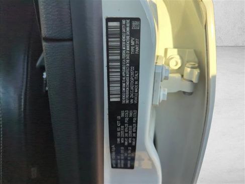 Used 2016 Jeep Renegade Limited image 29