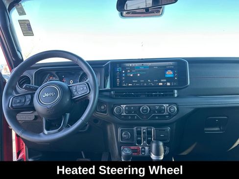 Used 2024 Jeep Wrangler Unlimited Rubicon w/ Convenience Group image 17