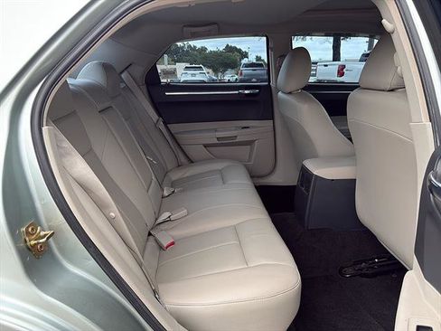 Used 2006 Chrysler 300 Touring RWD image 16