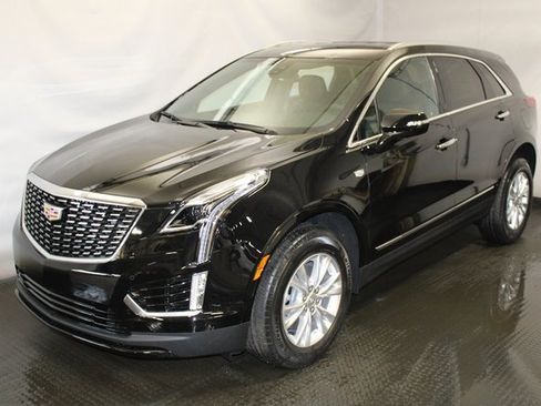 New 2025 Cadillac XT5 Luxury image 1