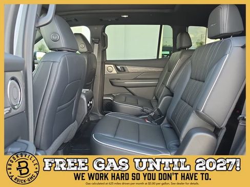 New 2027 Buick Enclave Avenir w/ LPO, Floor Liner Package FWD image 15