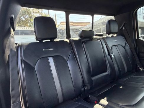 Used 2018 Ford F150 Platinum w/ Equipment Group 701A Luxury AWD/4WD image 24